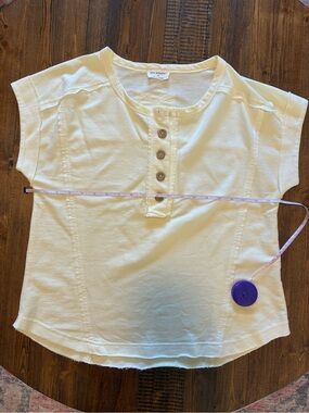 Blu Pepper Cream Short Sleeve Henley with Wood Buttons